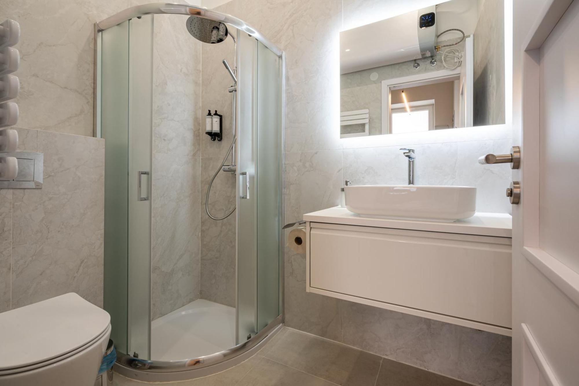 D54 Boutique Apartments Best Location By Bqa Будапеща Екстериор снимка
